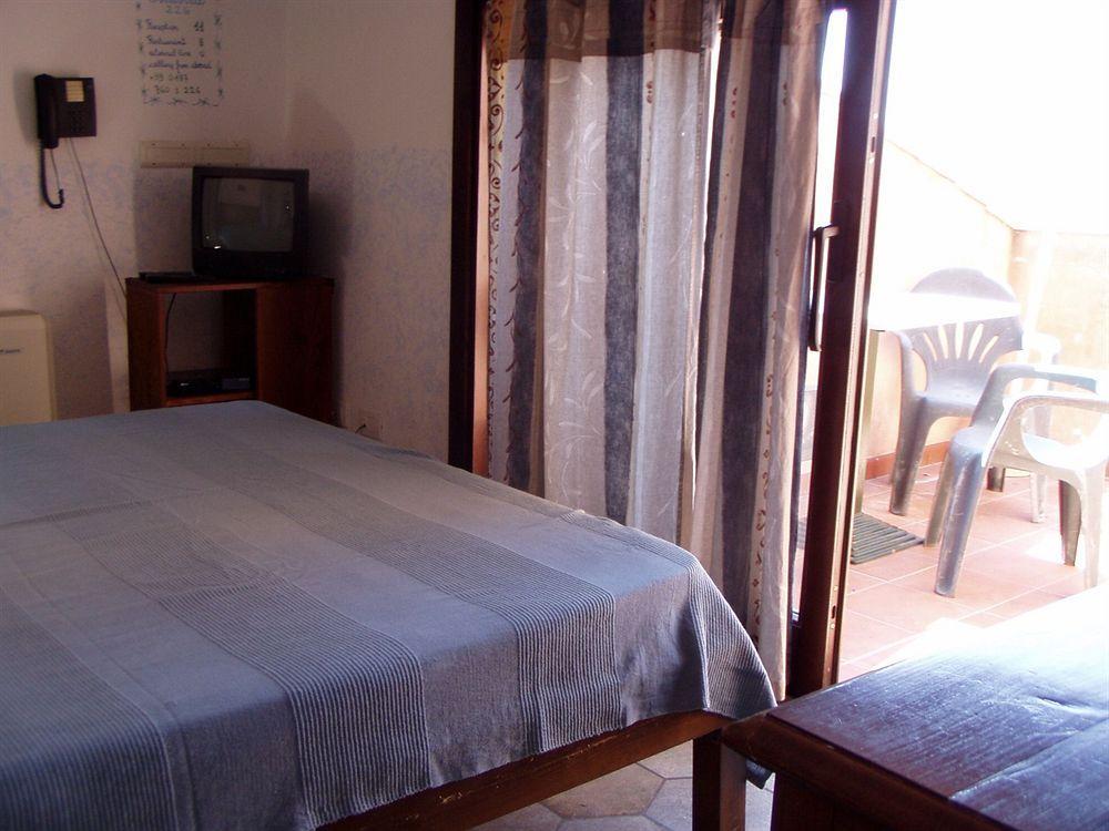 Il Borgo Di Campi Apartahotel 2*