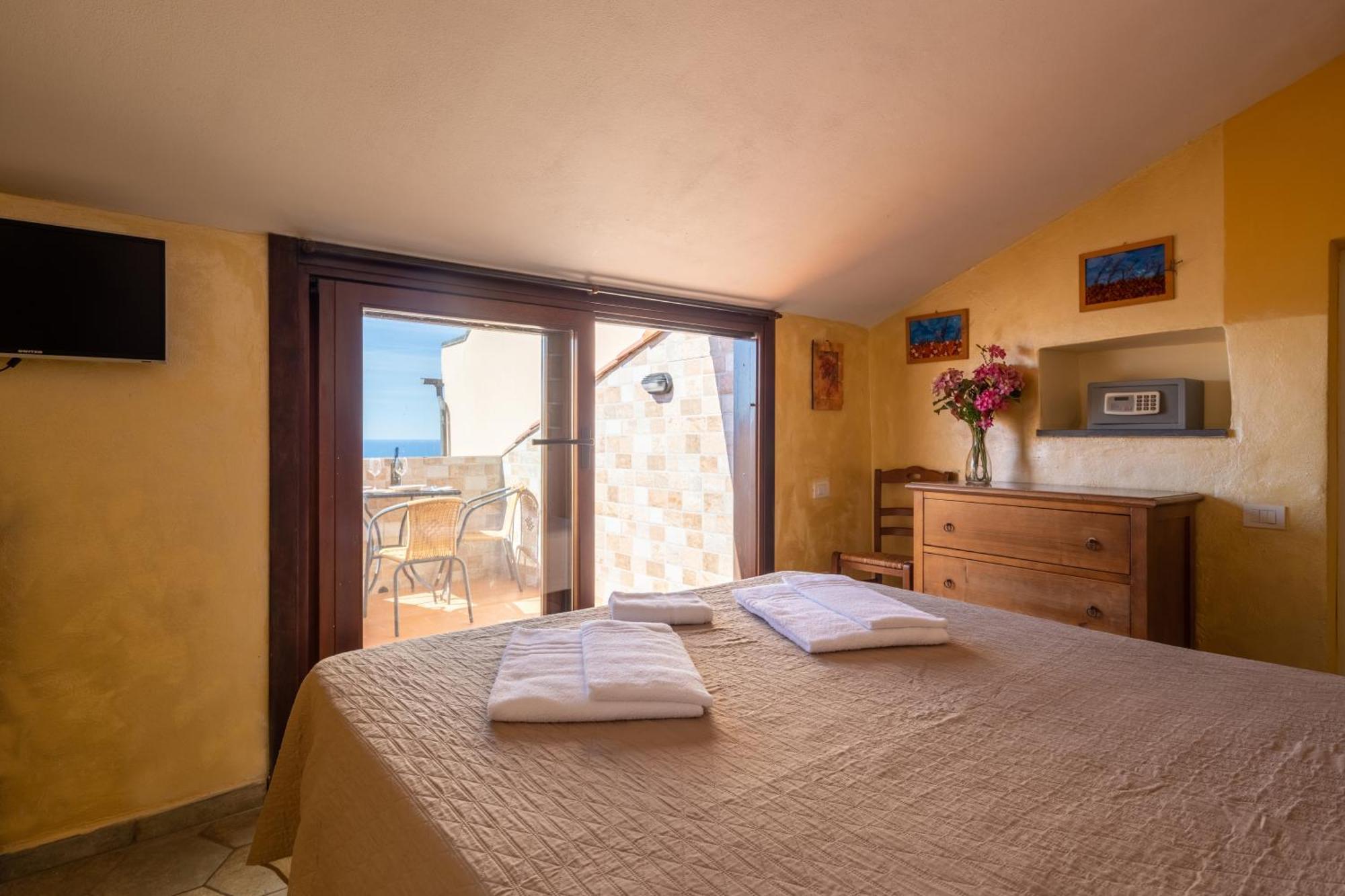 Il Borgo Di Campi Aparthotel 2*