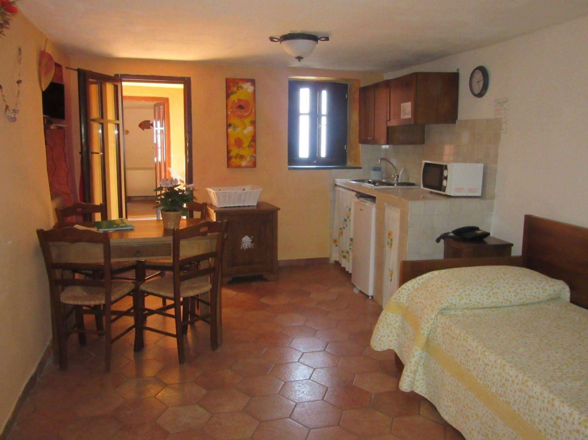 Il Borgo Di Campi Aparthotel